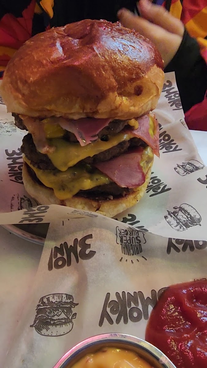 3 MONKEY’S BURGER — fotoğraf 3