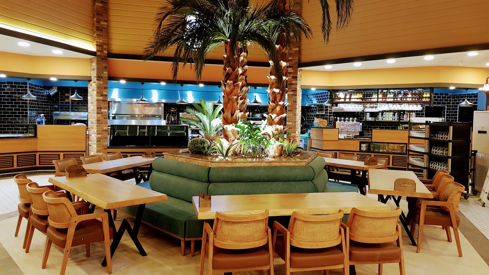 Adapark Maraşlıoğlu Restaurant Cafe — fotoğraf 1