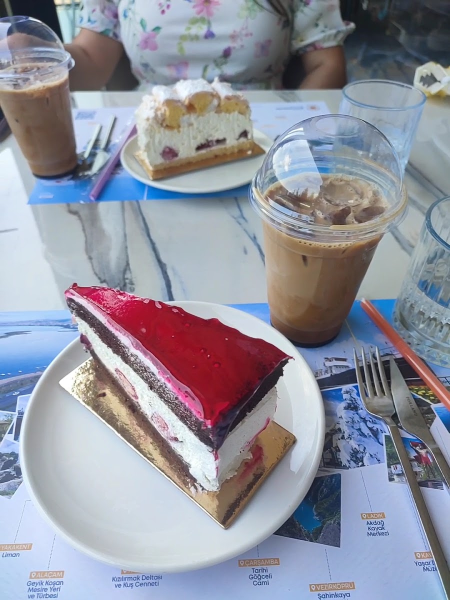 Amisos Kafe & Restoran — fotoğraf 3