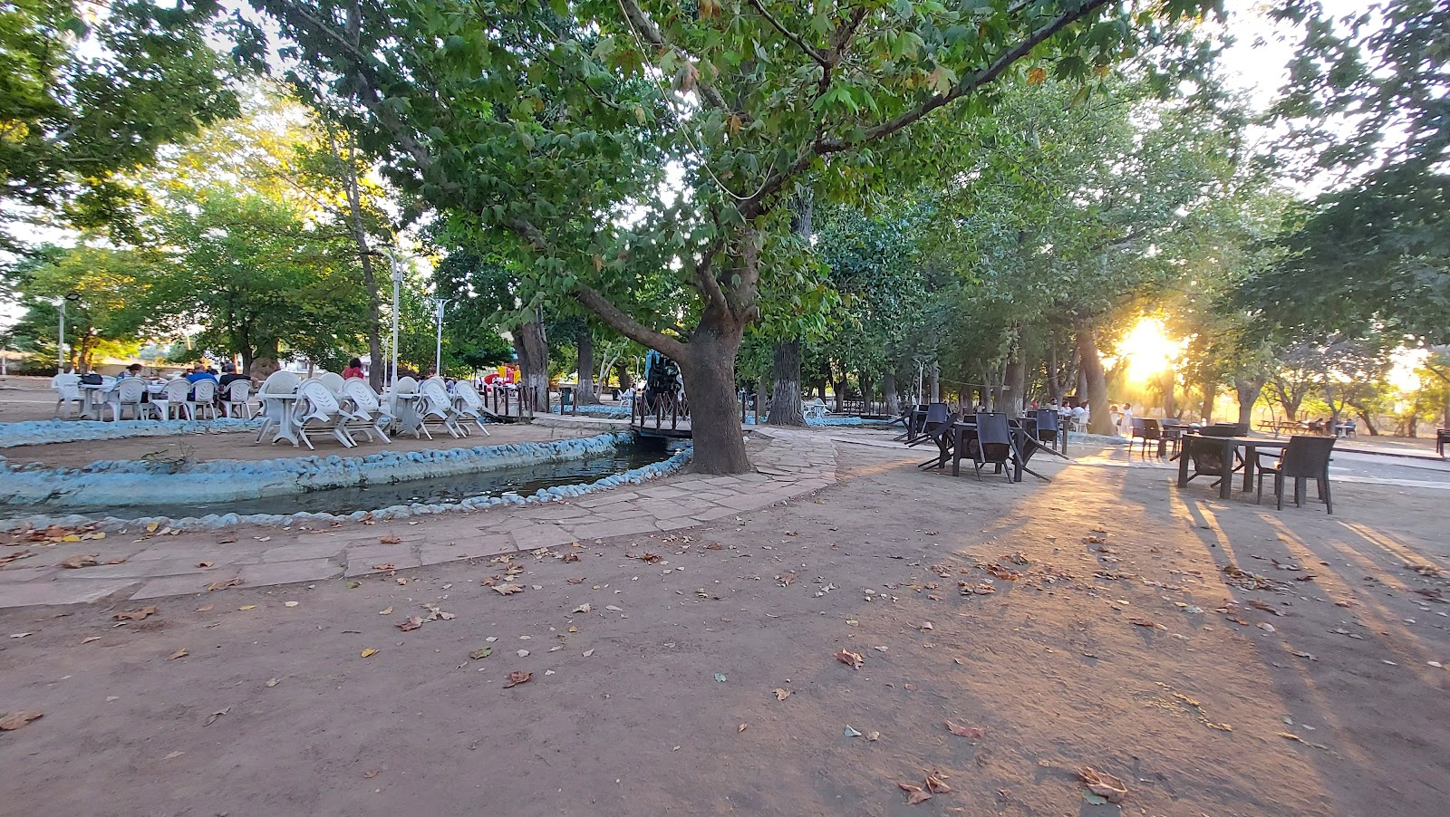 Ayaklı Piknik Alanı — fotoğraf 1