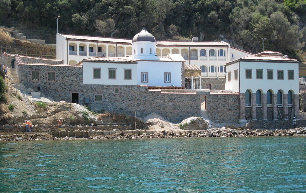 Ayışığı Manastırı — fotoğraf 1