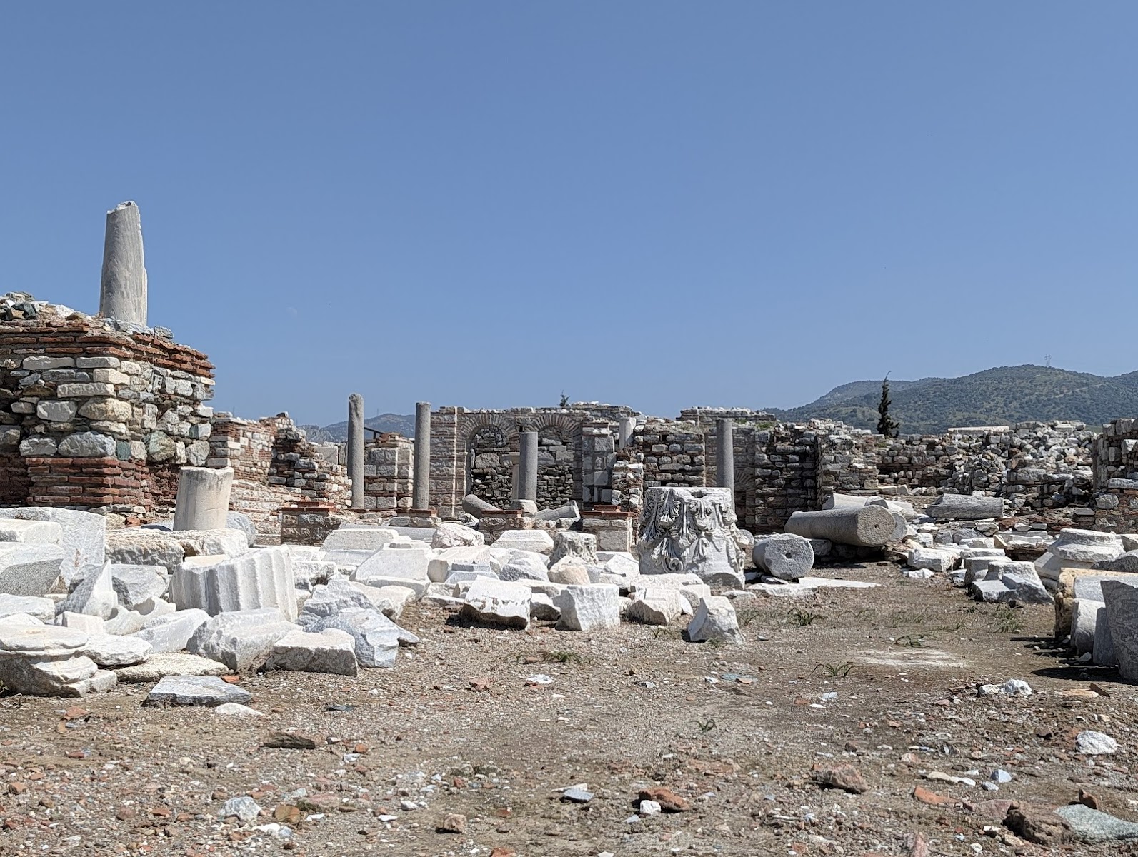 Aziz Yohannes Bazilikası — fotoğraf 2