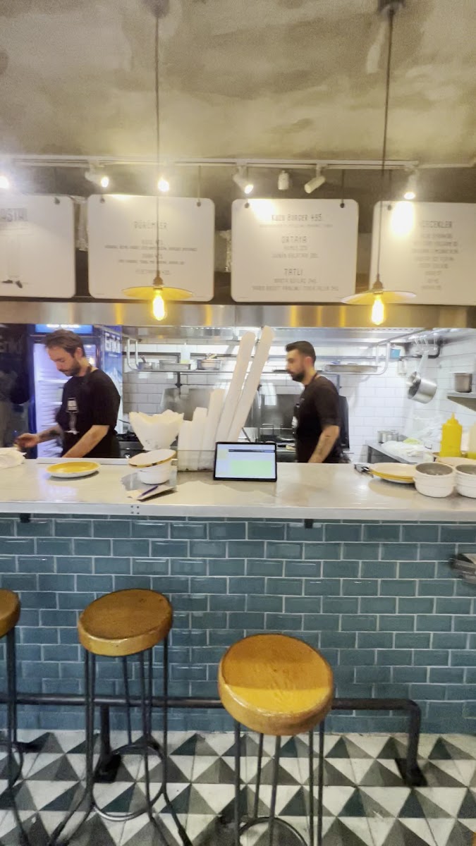 Basta Street Food Bar — fotoğraf 3