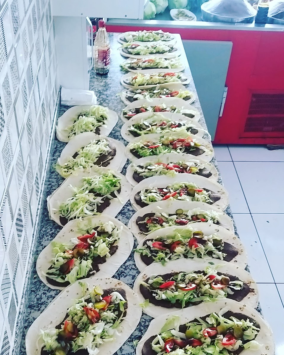 Bayburt Battal Bey çiğköfte ve fasdfood — fotoğraf 4