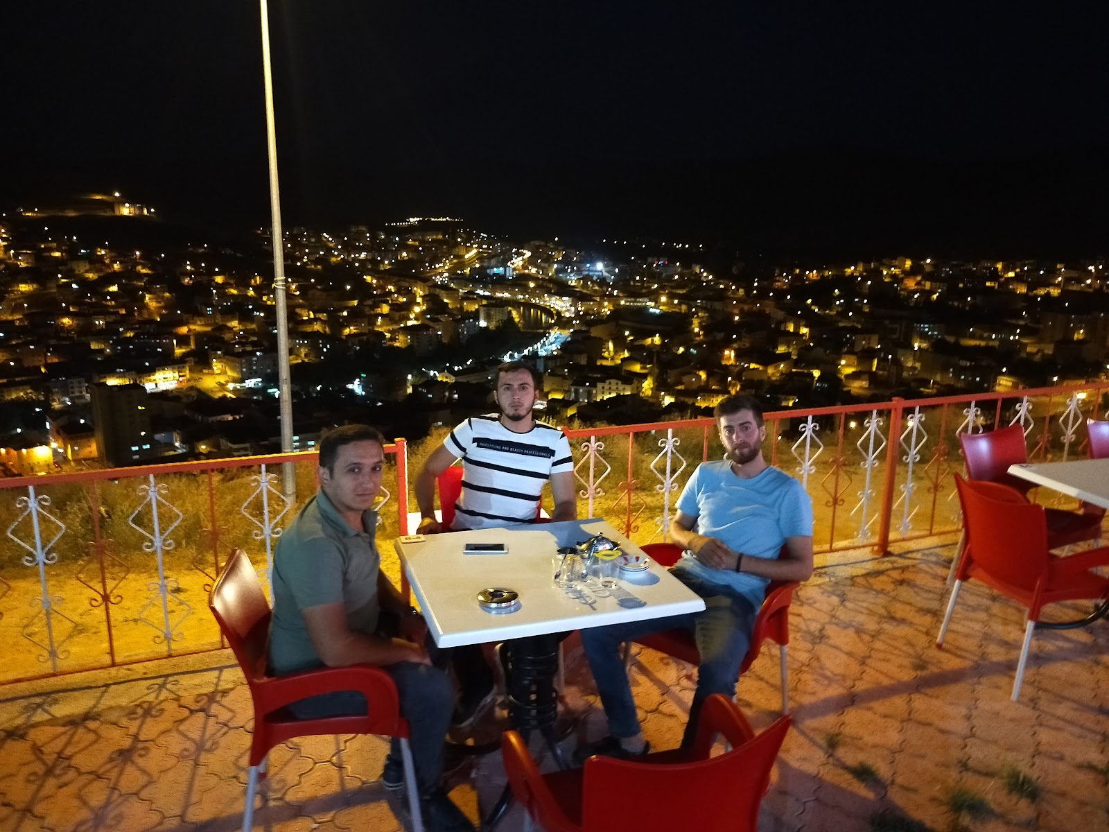 Bayburt Şehit Osman Aile Çay Bahçesi — fotoğraf 1