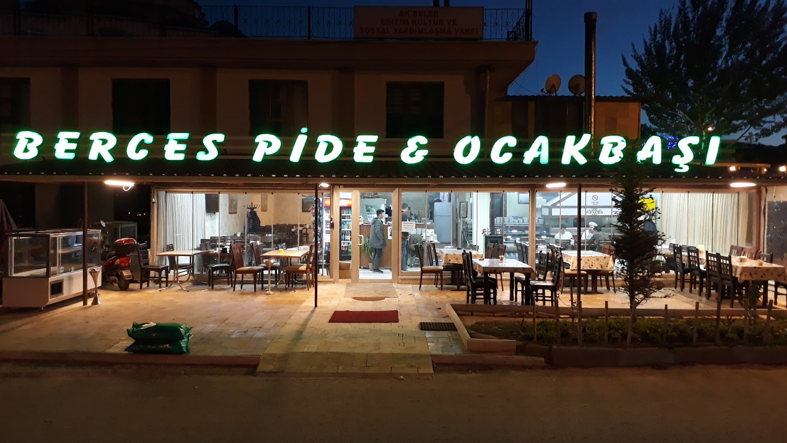 Berces Pide ve Ocakbaşı — fotoğraf 1