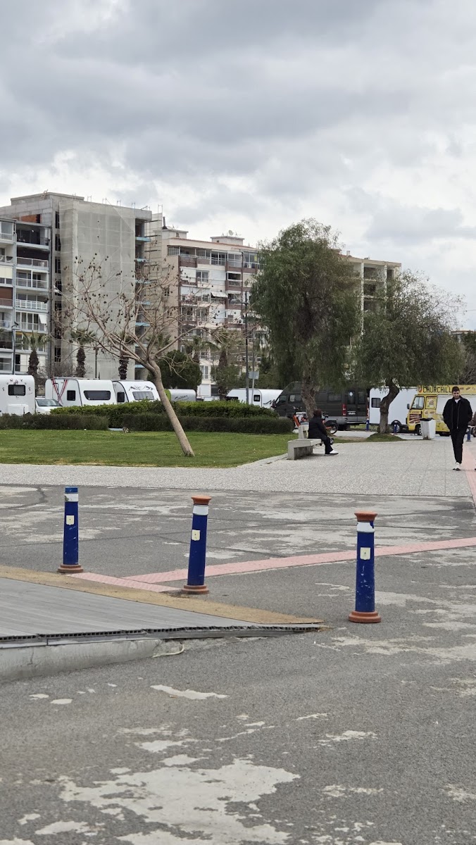 Bostanlı Günbatımı Seyir Terası — fotoğraf 2