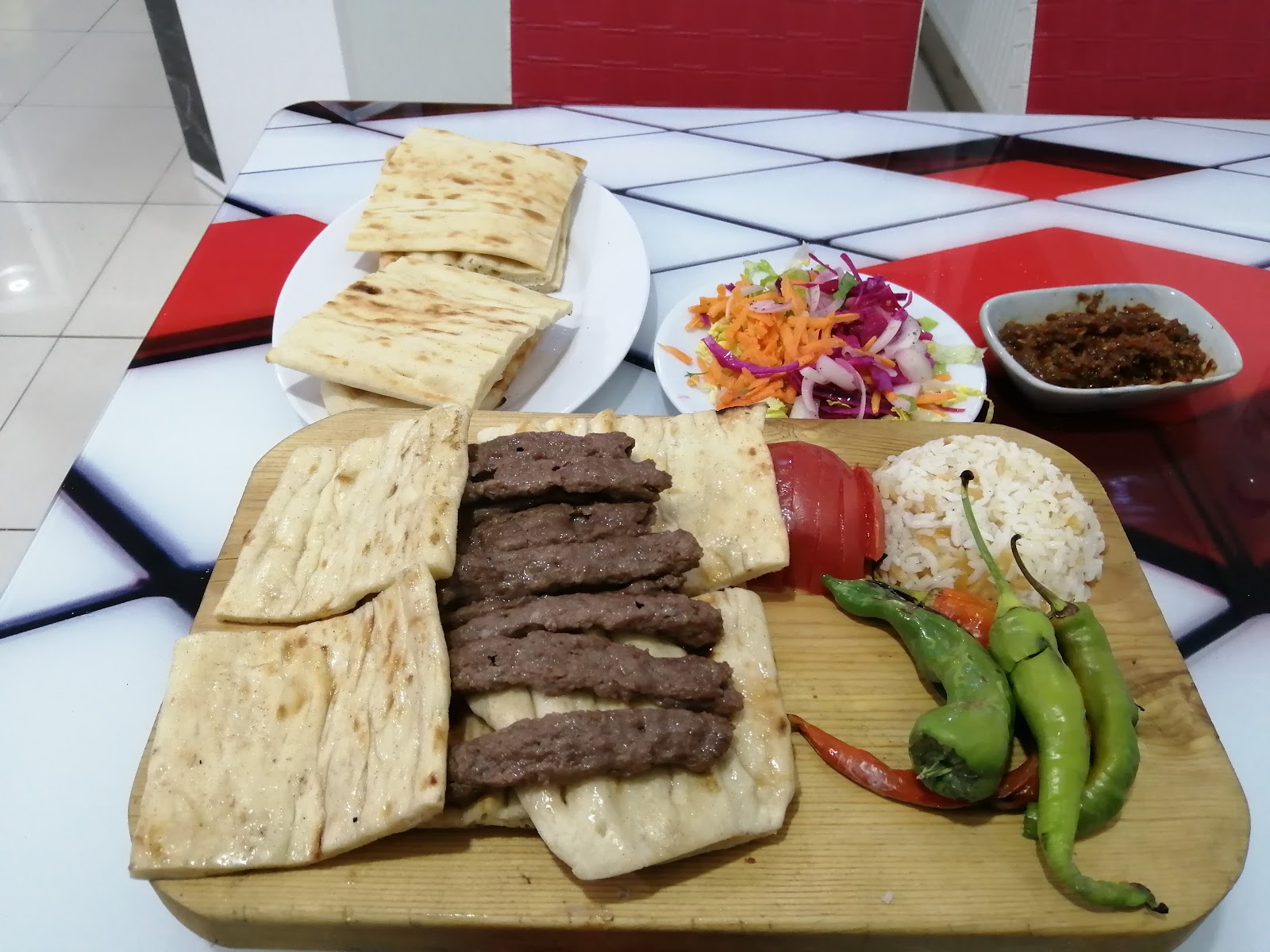 Burdur şiş Köprübaşı Pide ve Kebap Salonu — fotoğraf 6