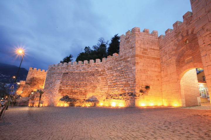 Bursa Kalesi — fotoğraf 1