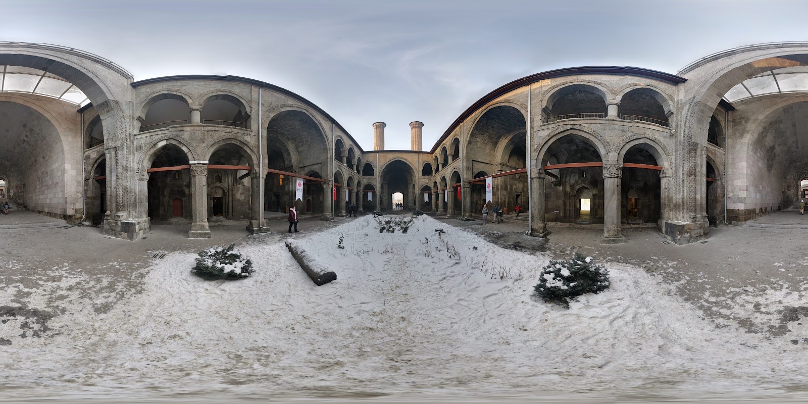 Çifte Minareli Medrese — fotoğraf 5