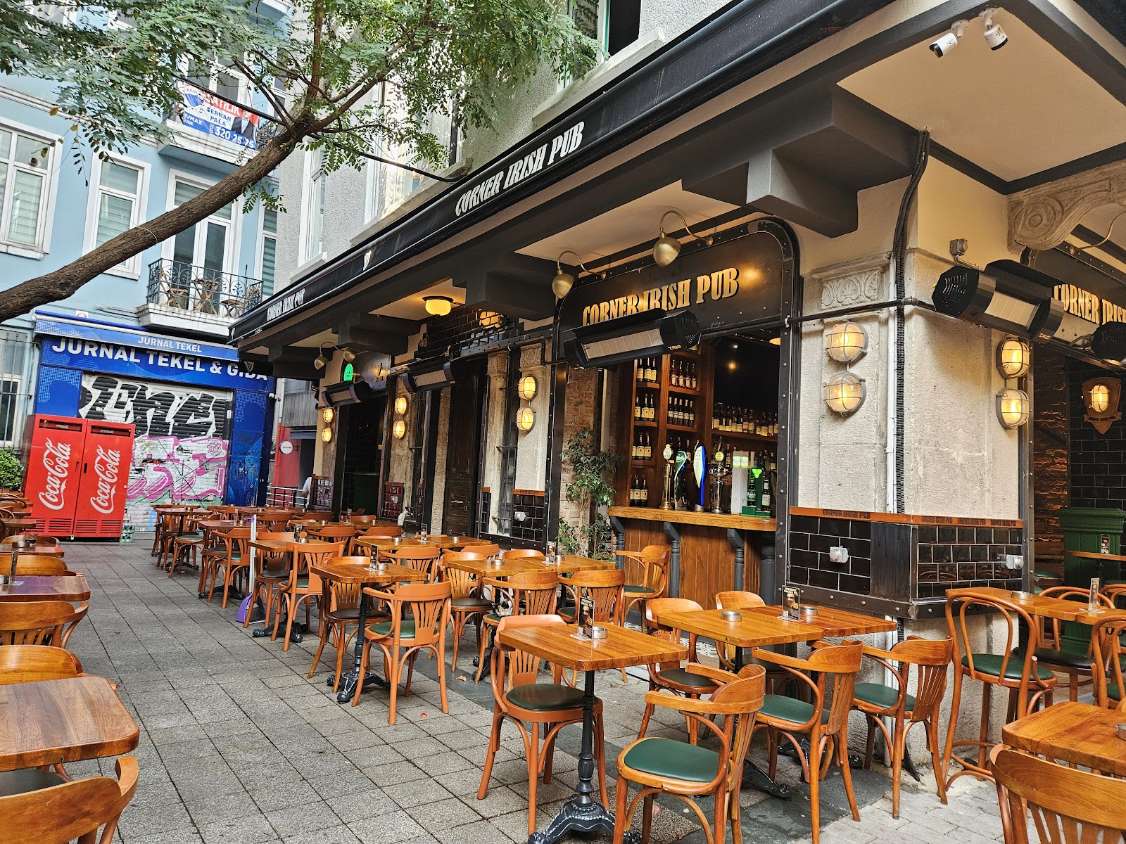 Corner Irish Pub — fotoğraf 1