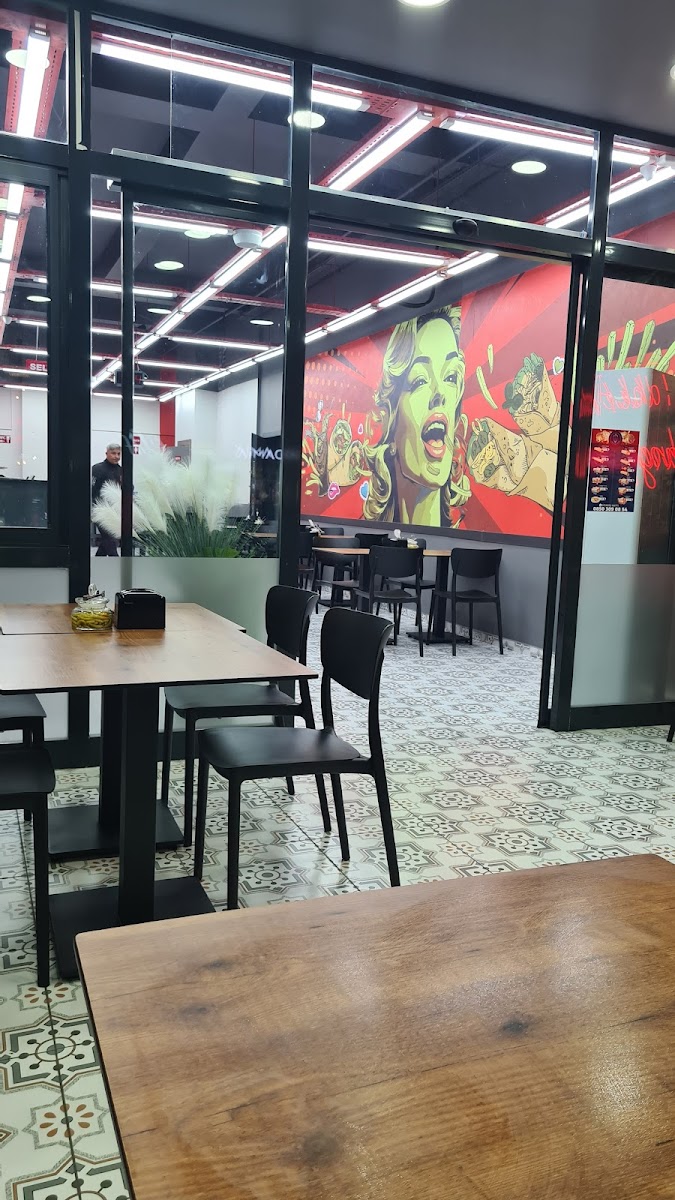 CRAZY DÖNER ERZİNCAN — fotoğraf 4