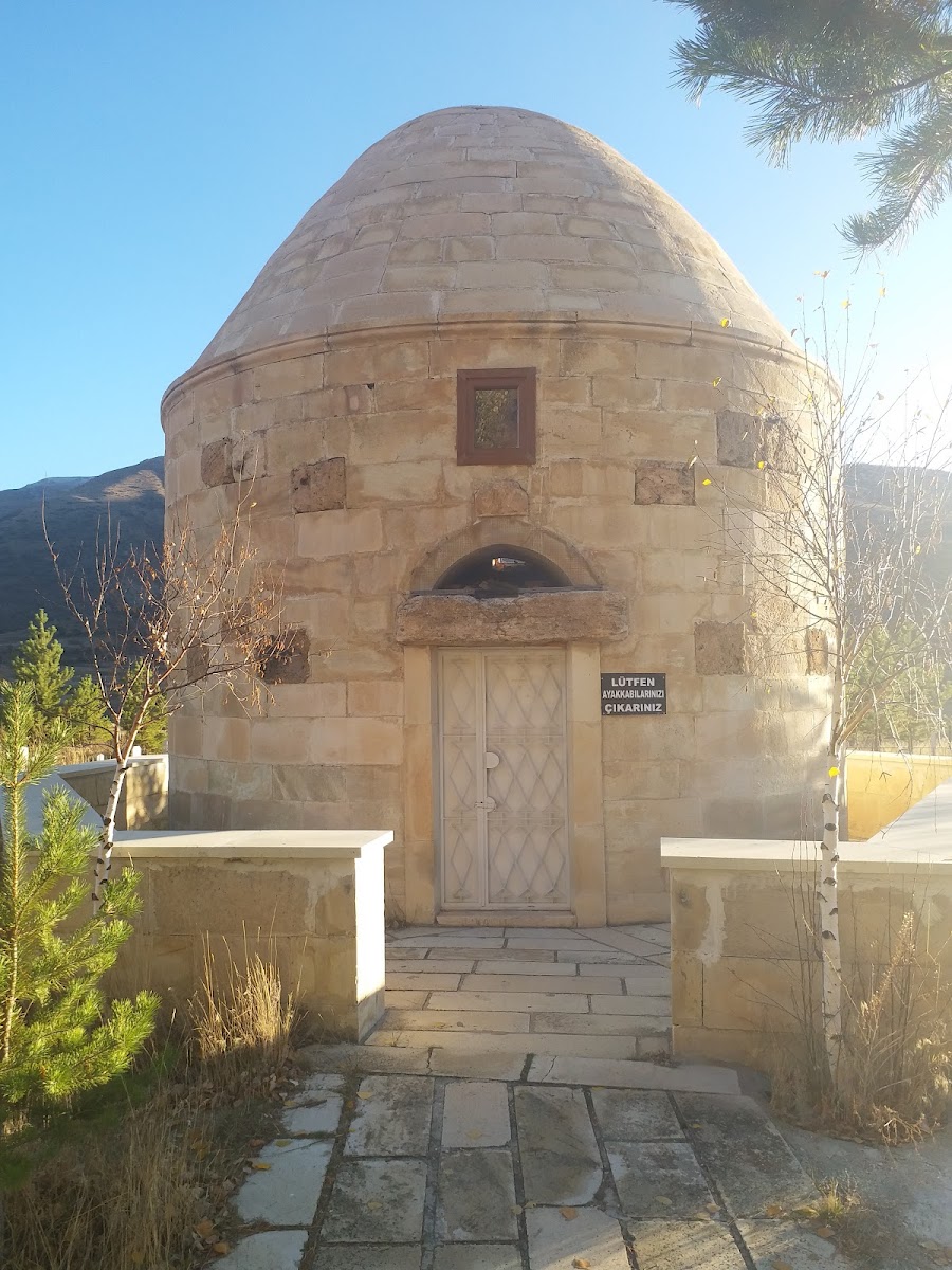 Dede Korkut türbesi — fotoğraf 1