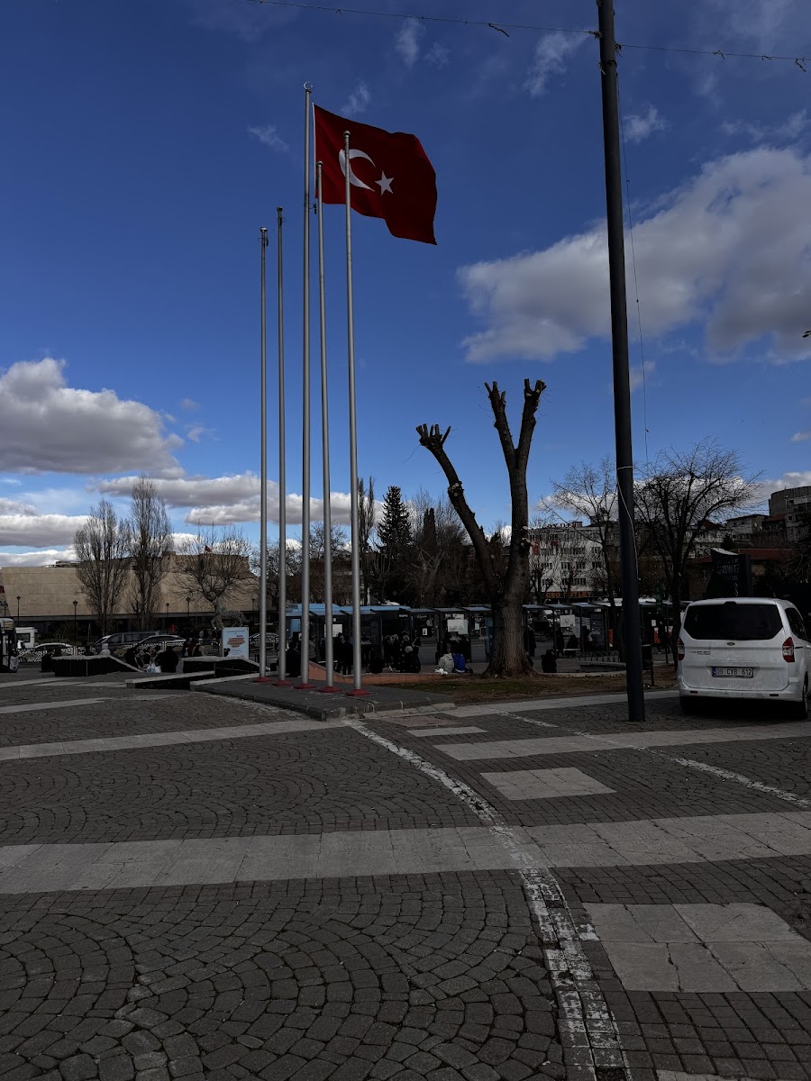 Demokrasi Meydanı — fotoğraf 2