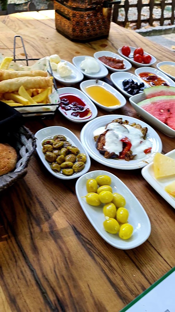 Derebahçe Sosyal Tesisleri Restaurant — fotoğraf 4