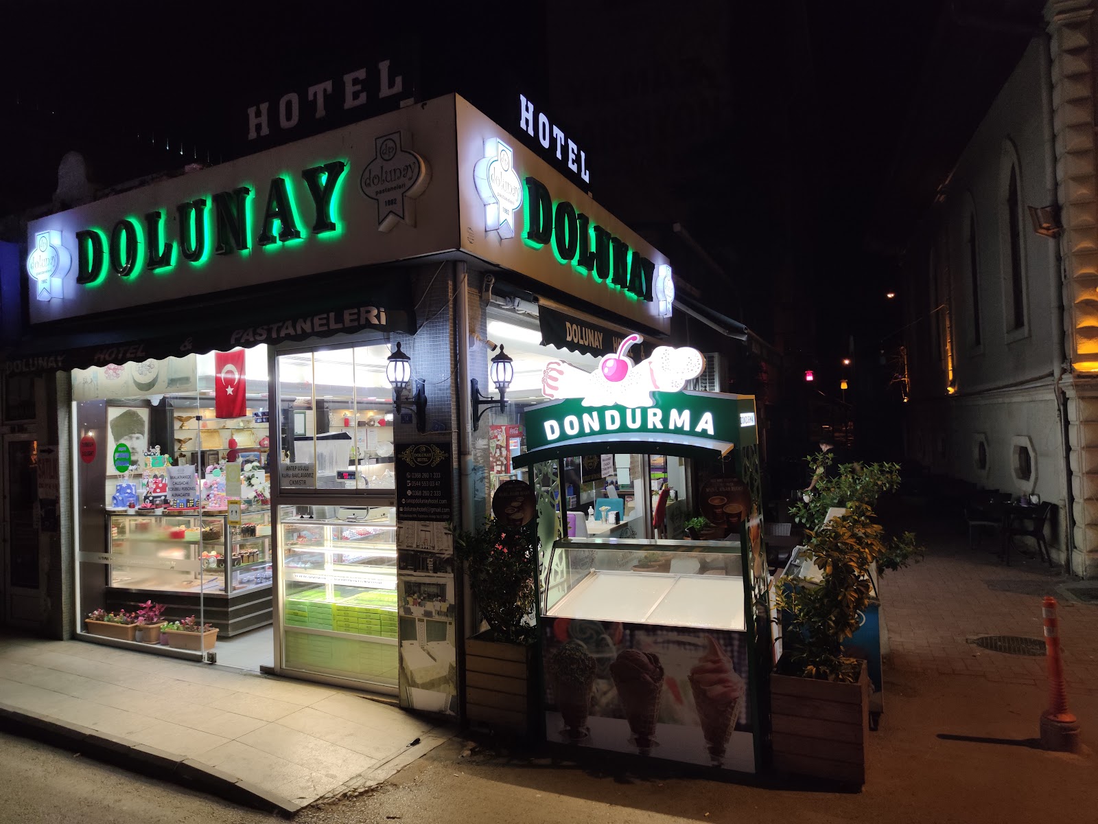 Dolunay Pastanesi — fotoğraf 1