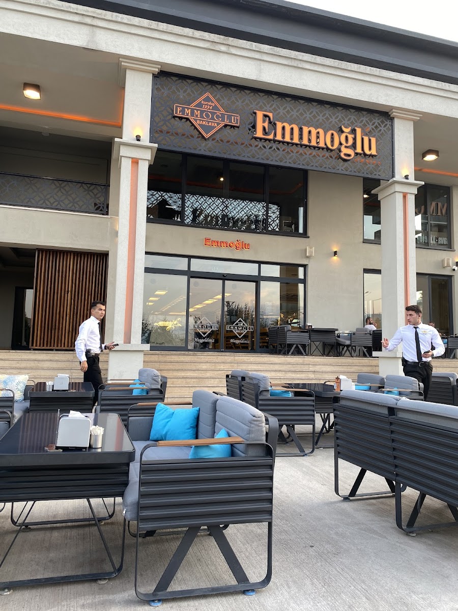 EMMOĞLU BAKLAVA SERİNYOL — fotoğraf 1