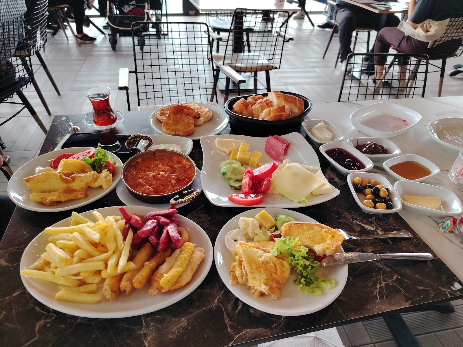 Engelsiz Cafe - Çiftlikköy — fotoğraf 4