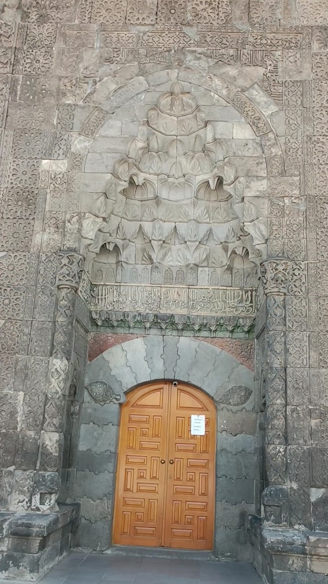 Erzurum Yakutiye Kent Meydanı — fotoğraf 3