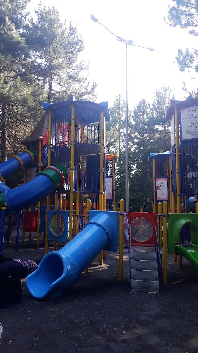 Ethembey Parkı — fotoğraf 1