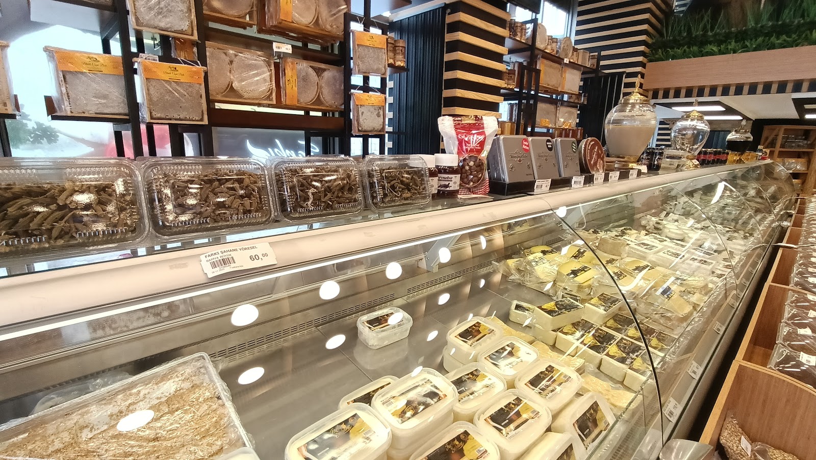 Farkı Şahane Organik Gurme Şarküteri ve Kahvaltı Salonu — fotoğraf 5