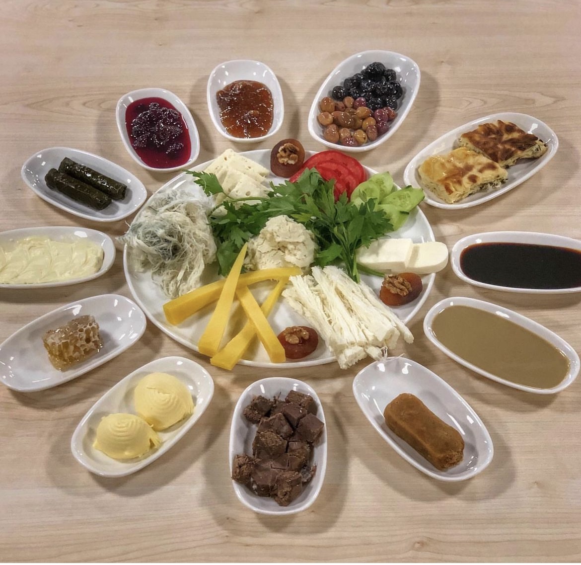 Farkı Şahane Organik Gurme Şarküteri ve Kahvaltı Salonu — fotoğraf 7