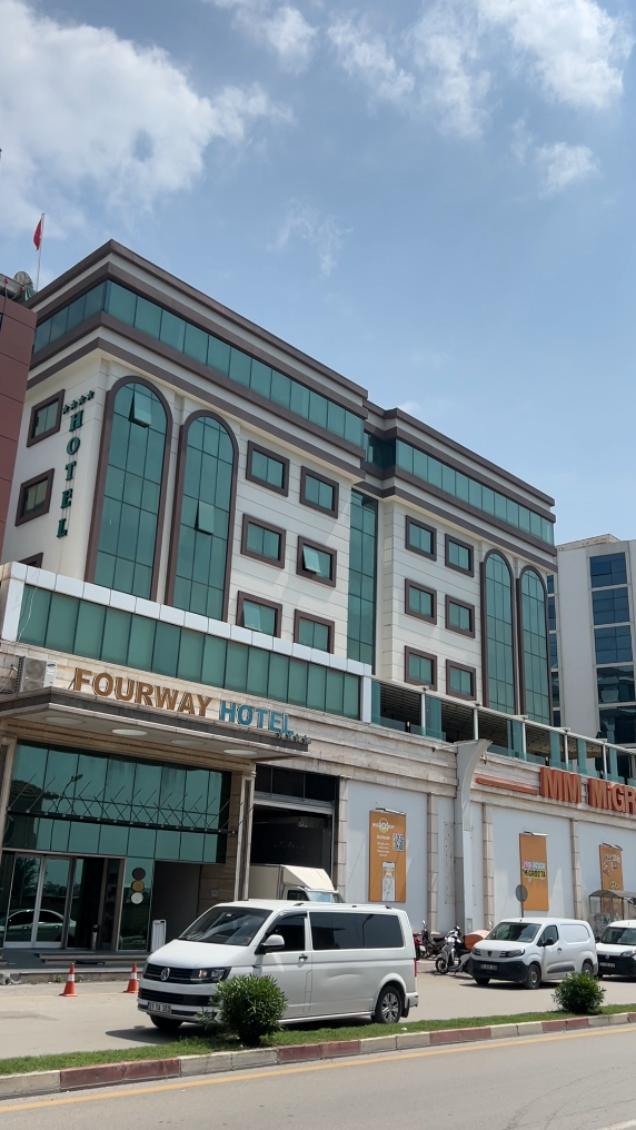 Fourway Hotel — fotoğraf 1