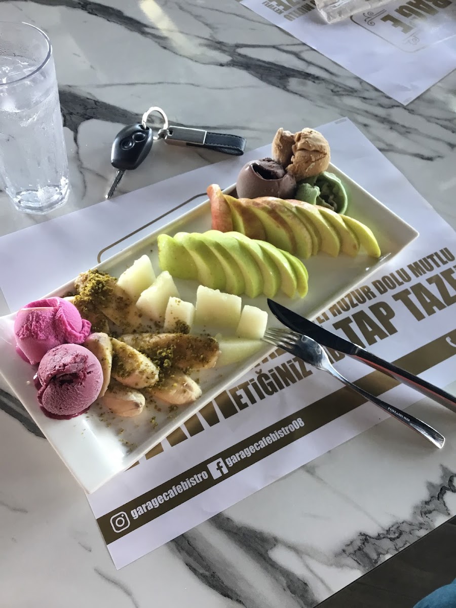 Garage Cafe Bistro — fotoğraf 5