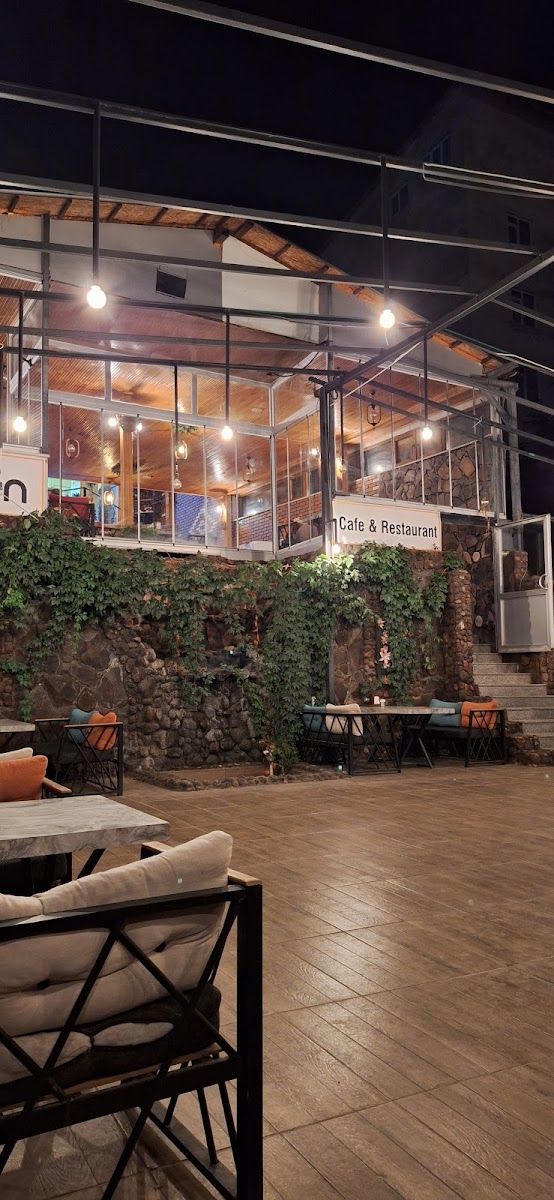 GARDEN CAFE&RESTAURANT — fotoğraf 1