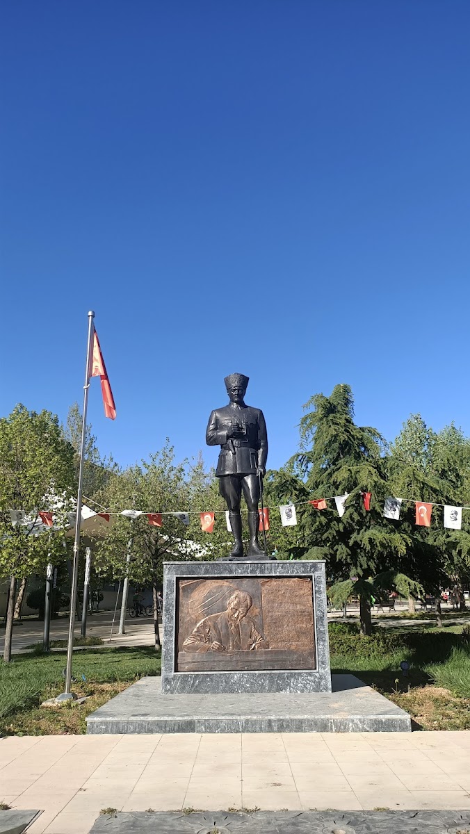 Gazi Parkı — fotoğraf 1