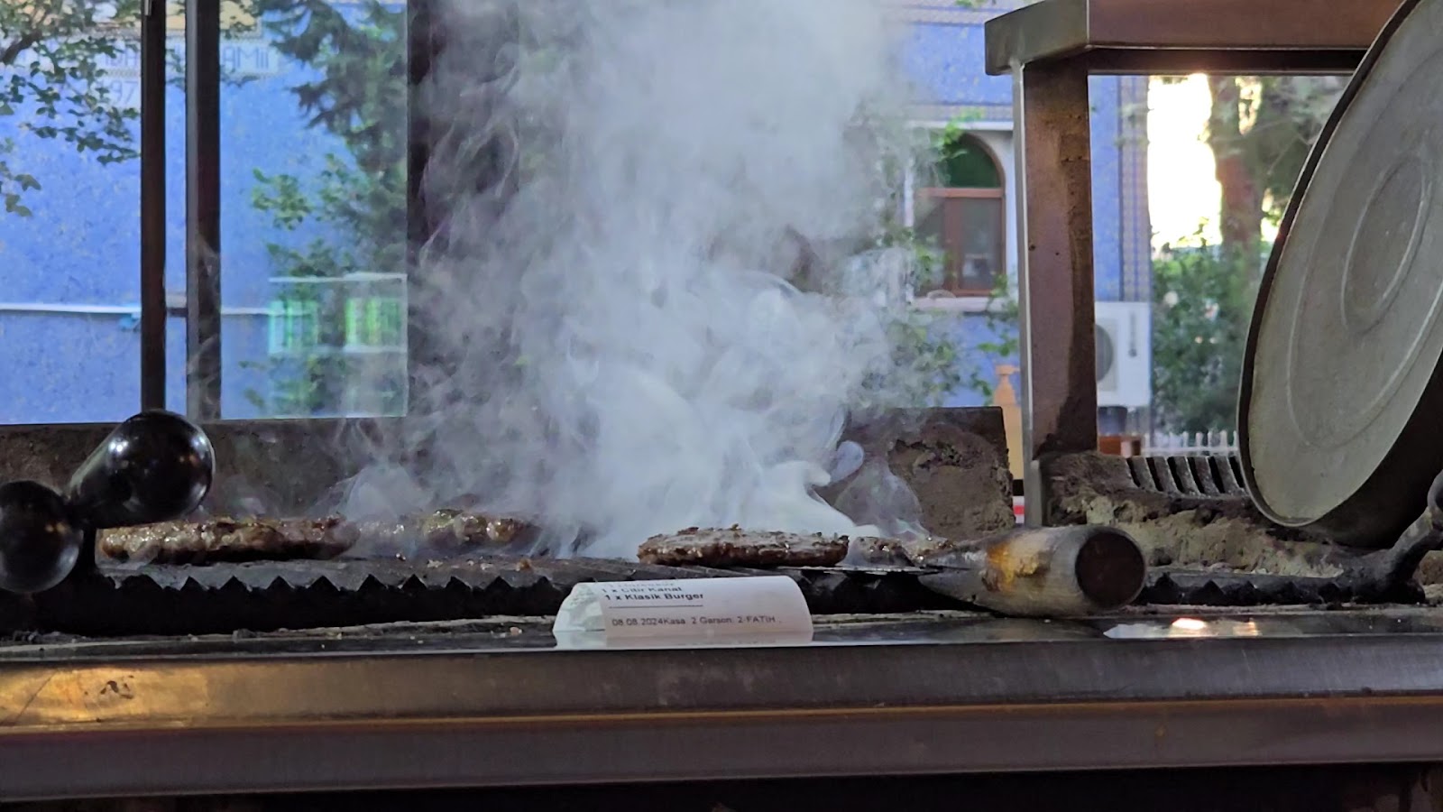 Gece Yiyen Adam Bostanlı — fotoğraf 3