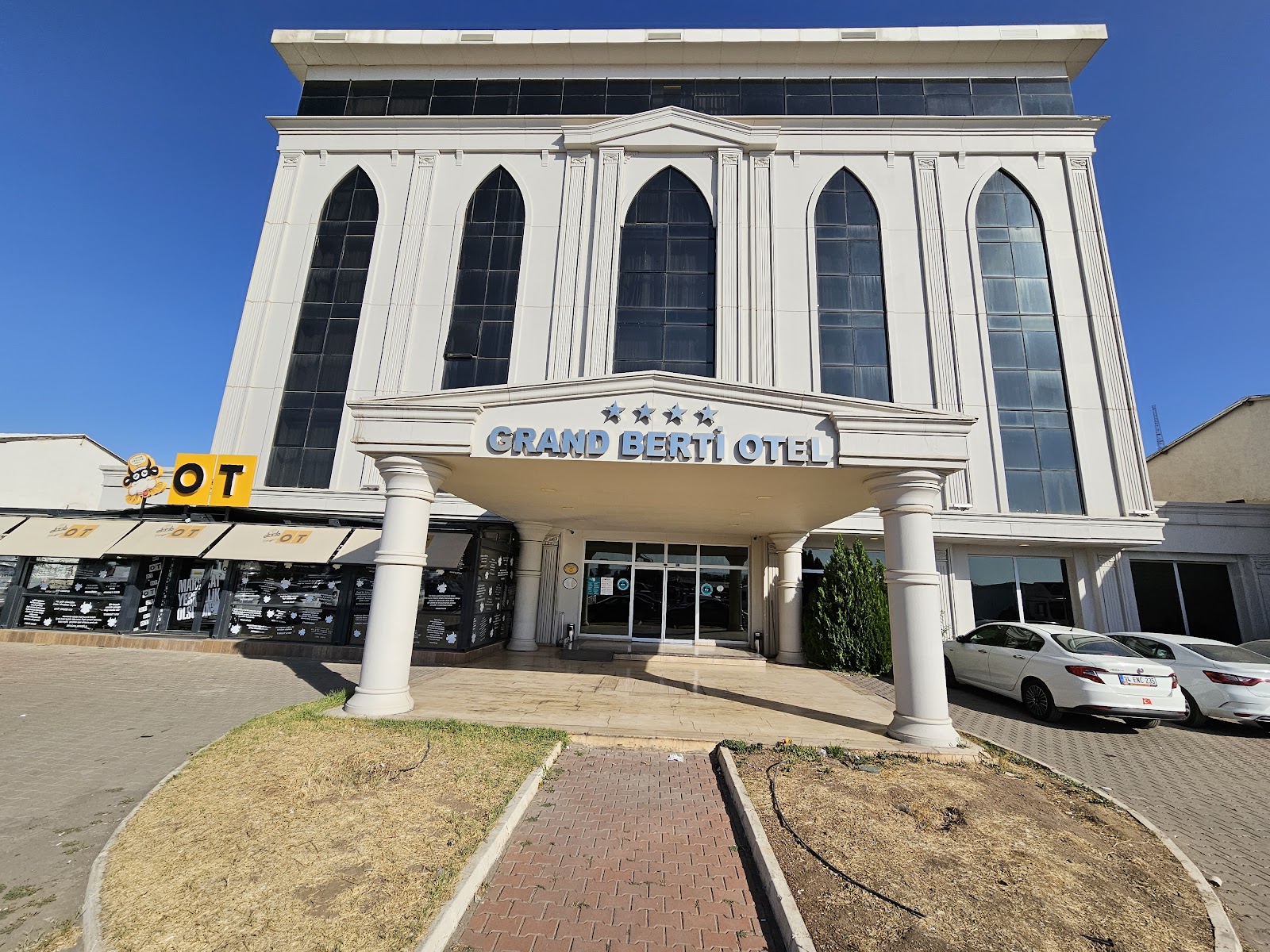 Grand Berti Otel — fotoğraf 1