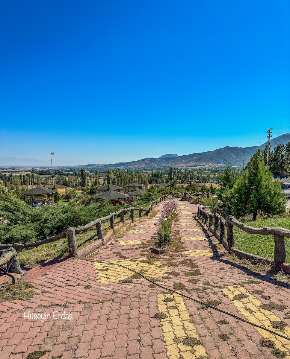Gümüşhacıköy Dede Korkut Parkı — fotoğraf 1