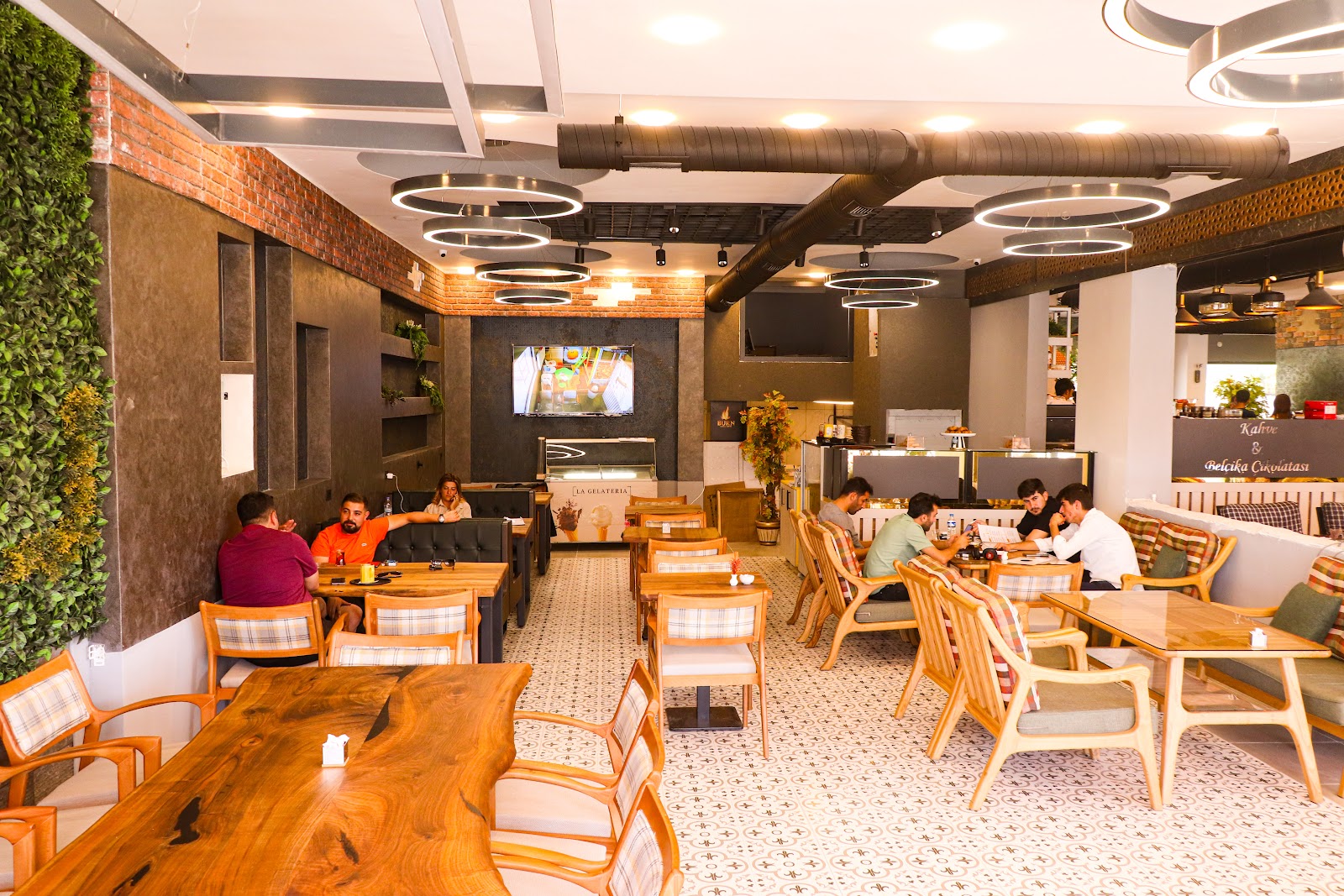 Gün Işığı Çikolata Kafe — fotoğraf 1