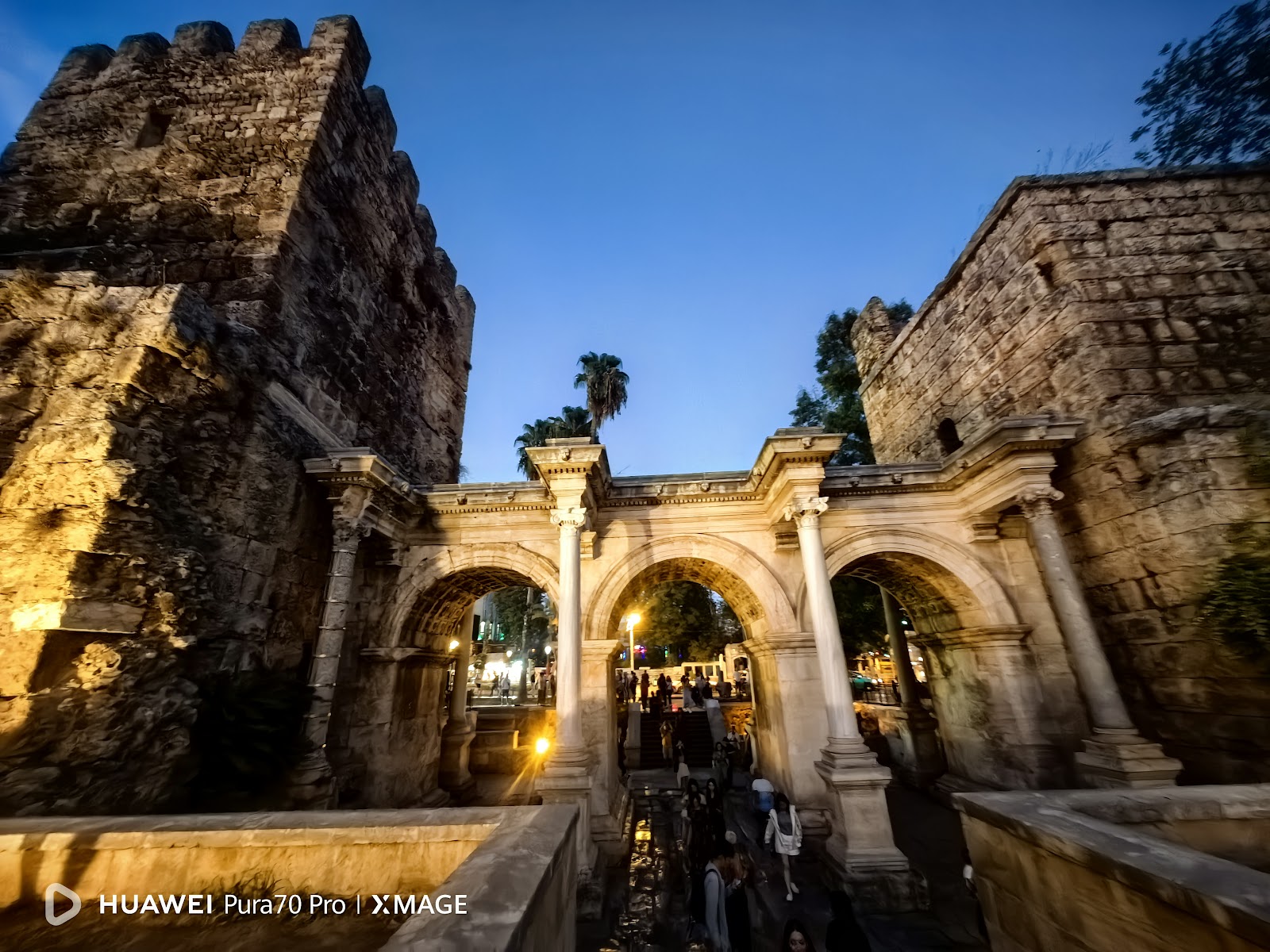 Hadrian Kapısı — fotoğraf 1