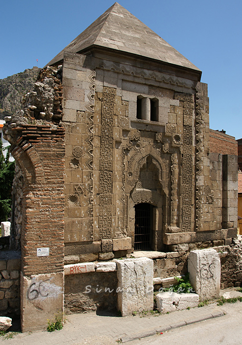 Halifet Gazi Türbesi — fotoğraf 1