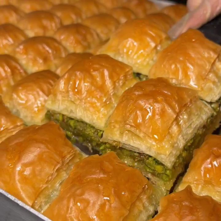 Hamido Baklava & Fıstık Merkez İmalat ve Fabrika Satış Mağazası — fotoğraf 7