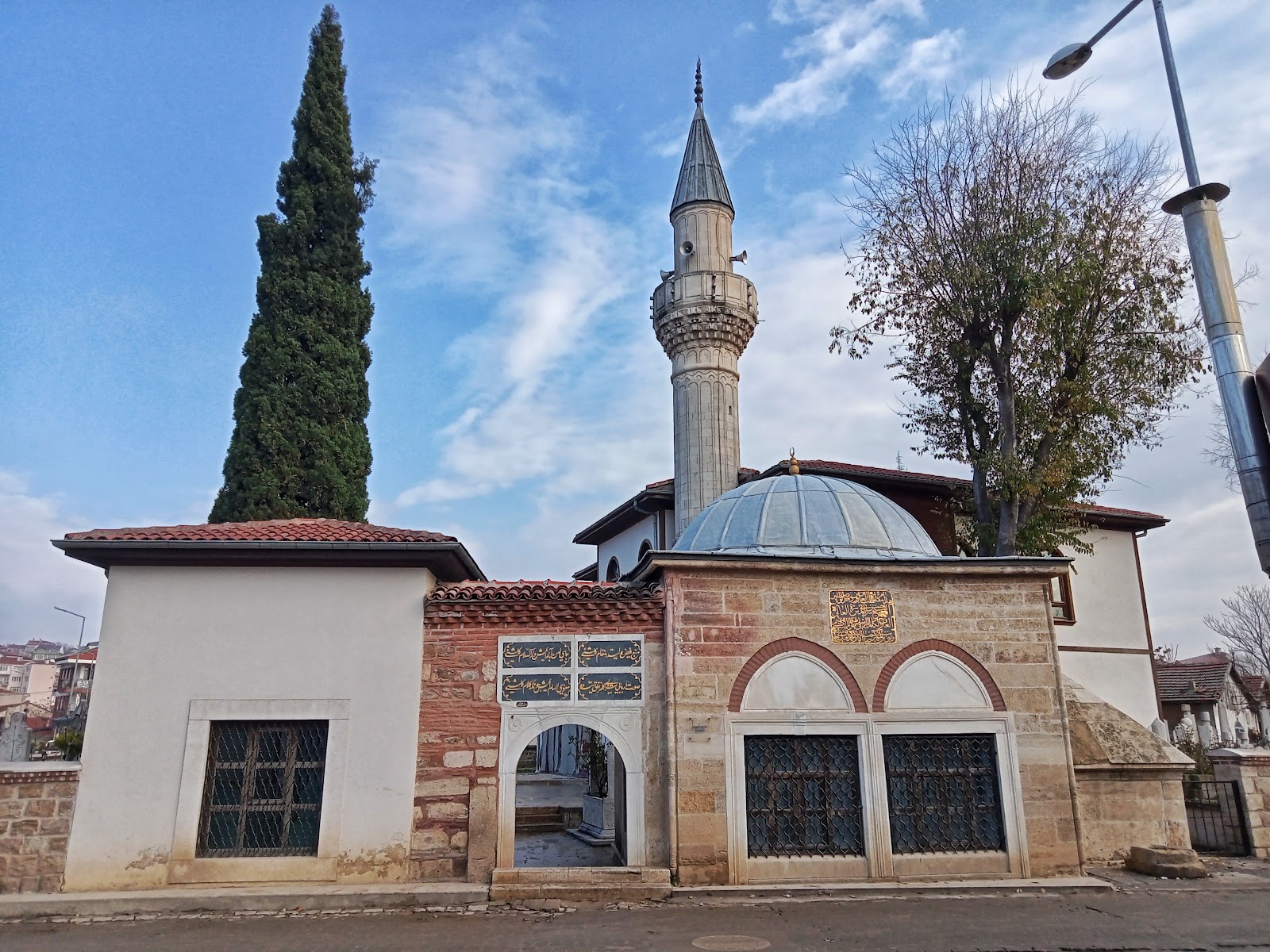 Hasan Sezai Hazretleri Türbesi — fotoğraf 1