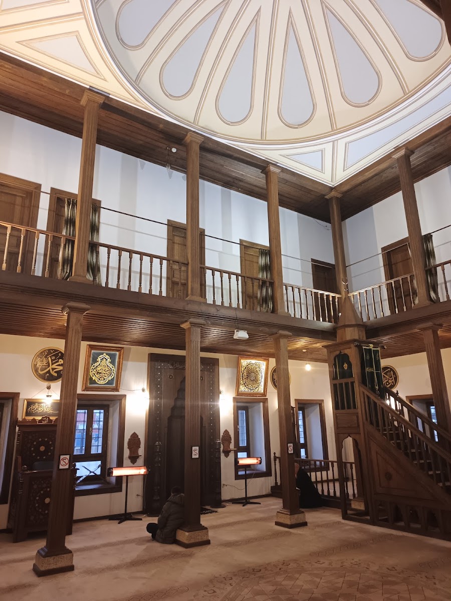 Hasan Sezai Hazretleri Türbesi — fotoğraf 2