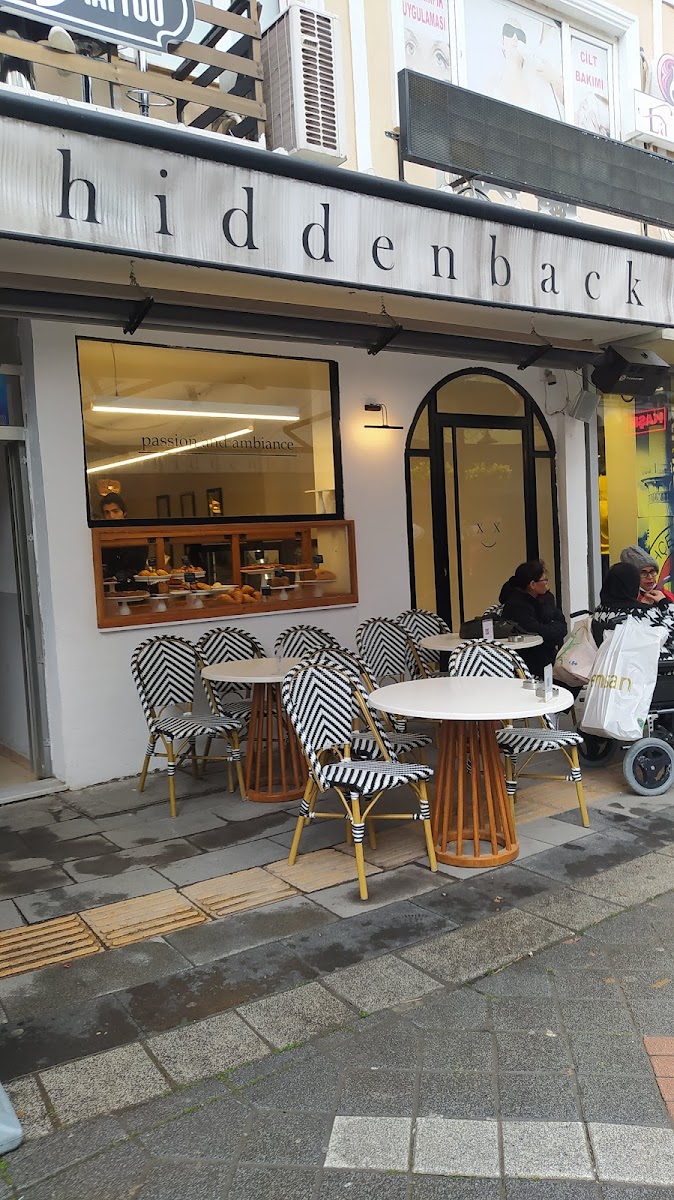 hidden back — fotoğraf 1