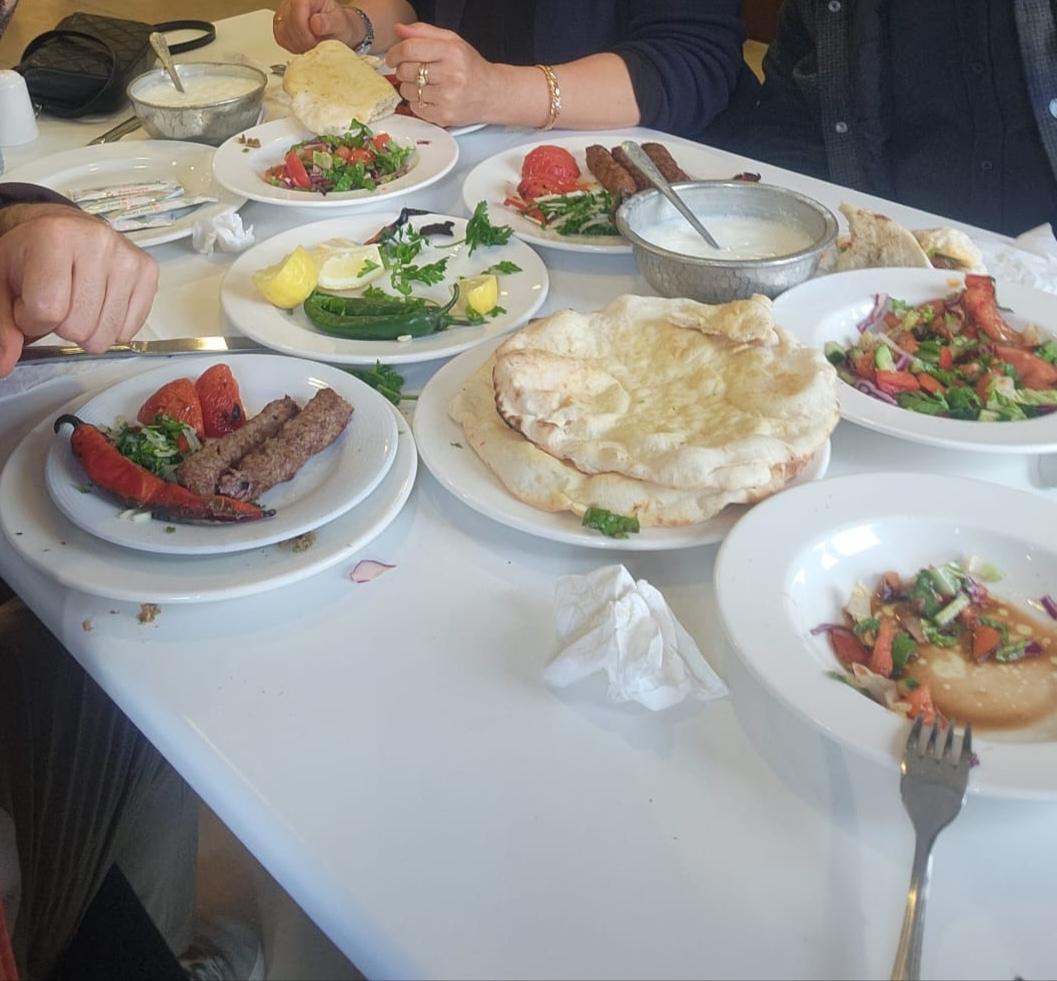 İmam Çağdaş Kebap Ve Baklava Salonu — fotoğraf 2