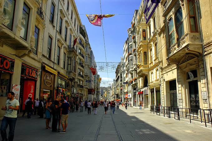 İstiklal Cd. — fotoğraf 1