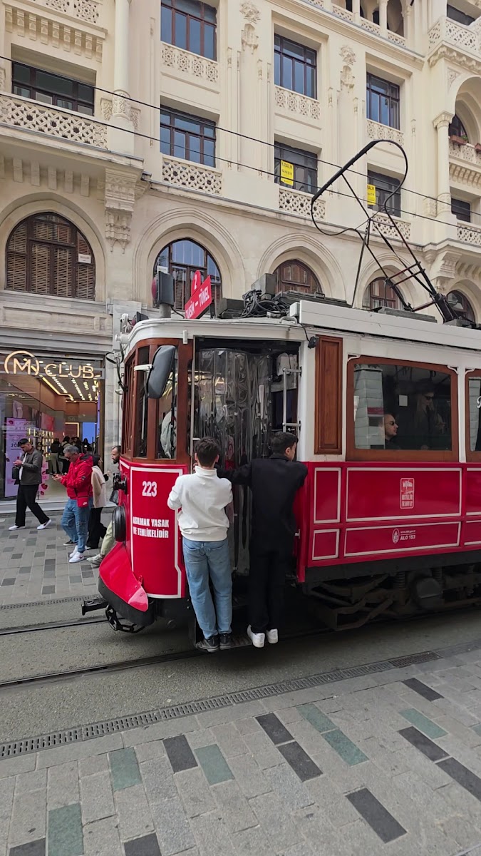 İstiklal Cd. — fotoğraf 2