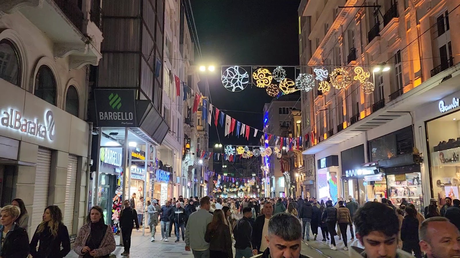 İstiklal Cd. — fotoğraf 3
