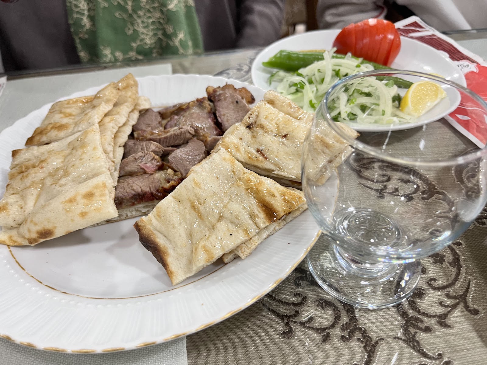 Kadir Ustanin Yeri Meşhur Tandir Kebap — fotoğraf 1