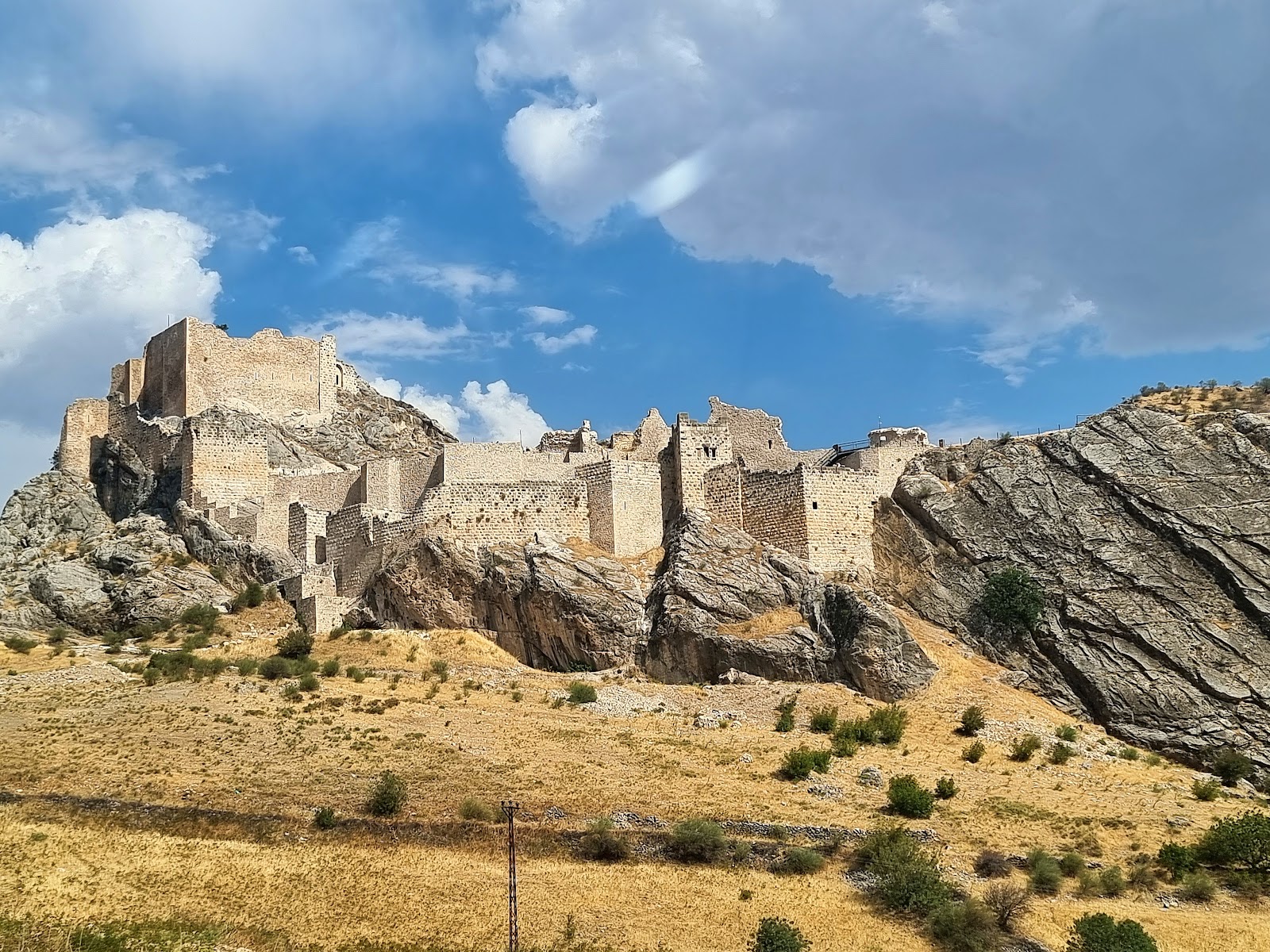 Adıyaman: Kahta kalesi, Perre ve merkez