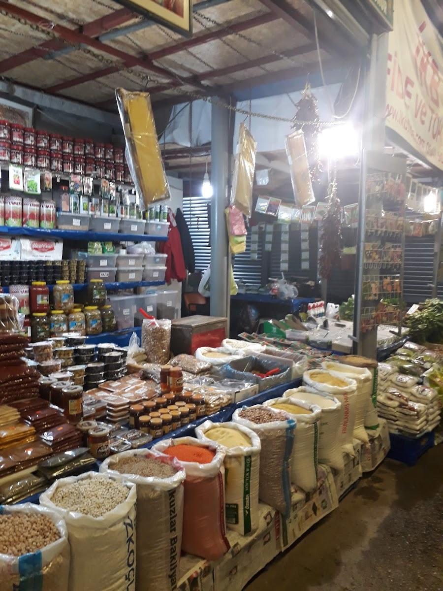 Kapalı Pazaryeri & Dükkanları — fotoğraf 5