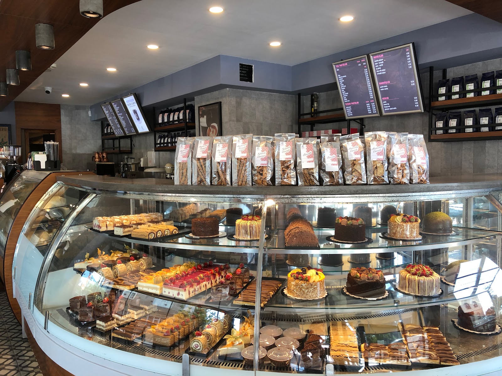 Karainci Pasta — fotoğraf 1