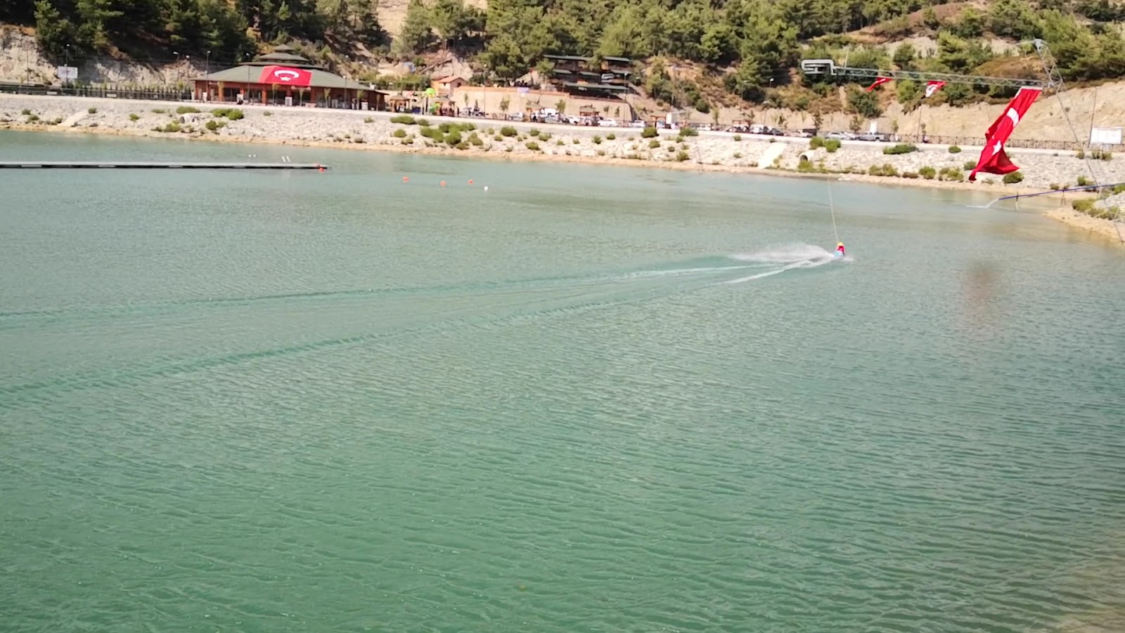 Karlısu Göleti Su ve Macera Parkı — fotoğraf 3