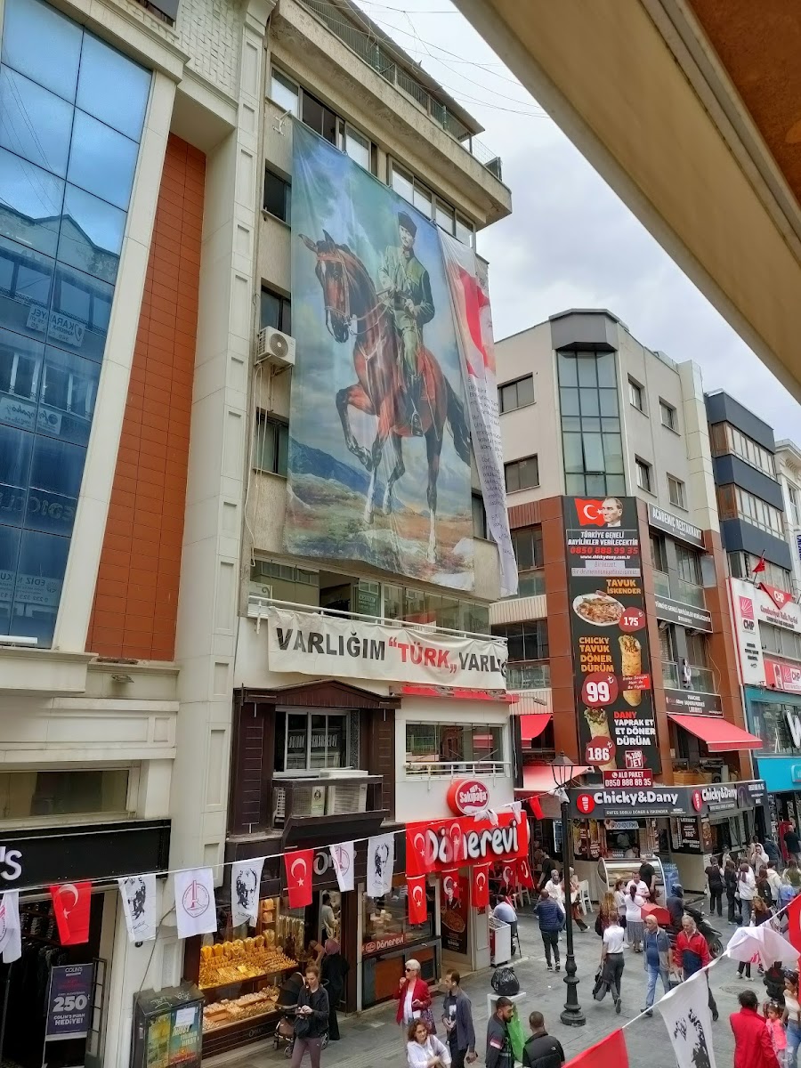 Karşıyaka Çarşısı — fotoğraf 1